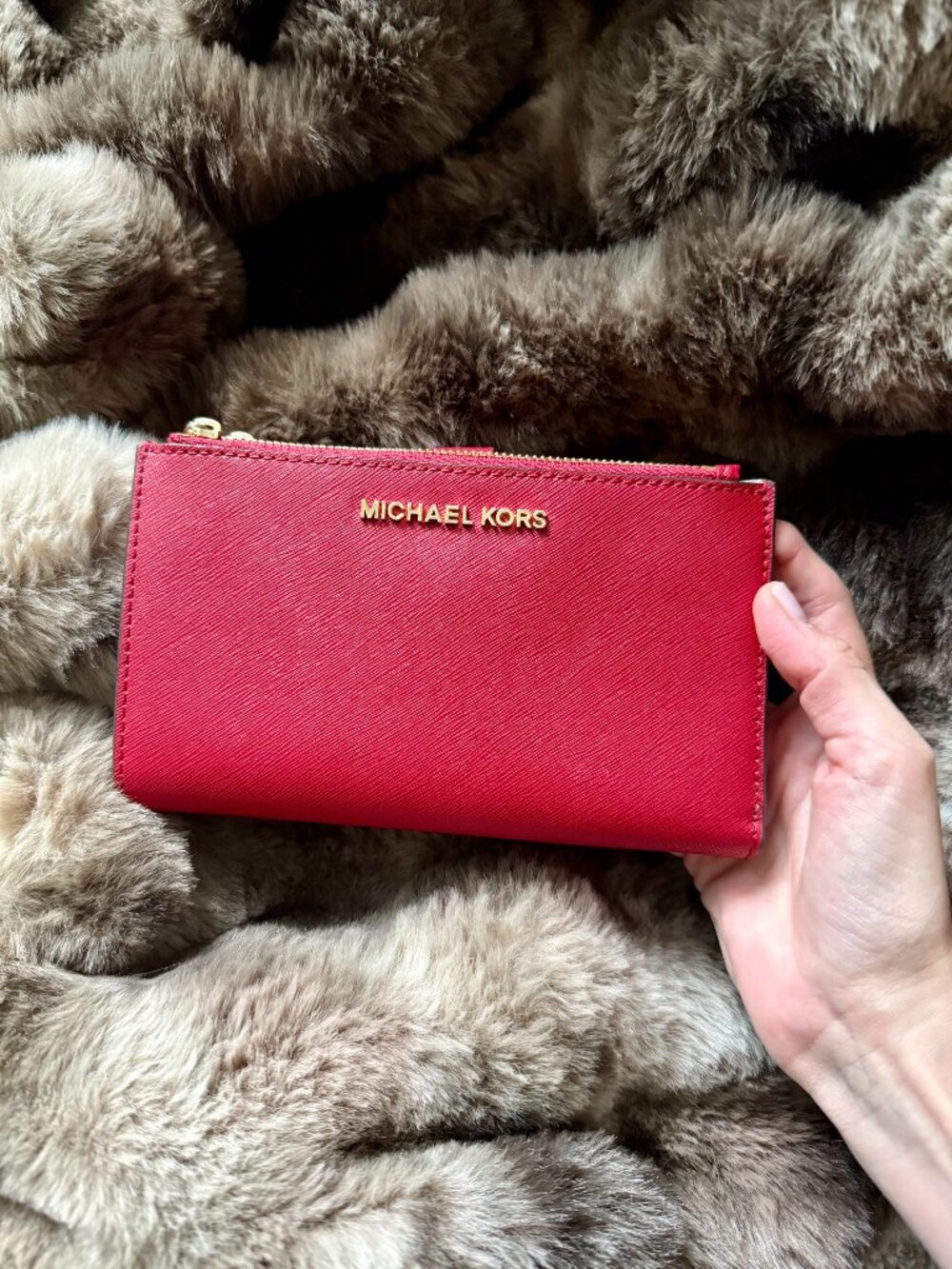 Excellent Michael Kors Jet Set Travel Double Zip Red Saffiano Leather Wallet